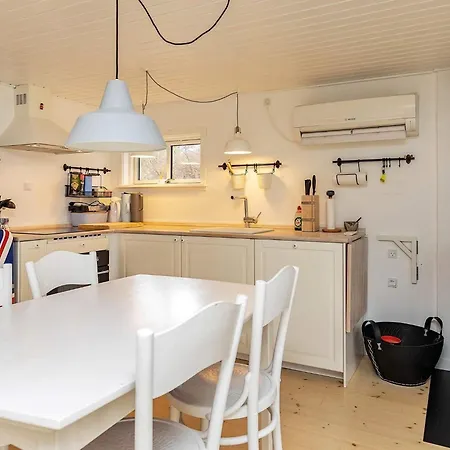 Holiday home 4 Person In Vaeggerlose-by Traum