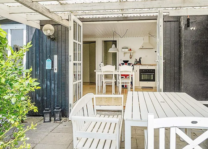 Дом отдыха 4 Person In Vaeggerlose-by Traum *